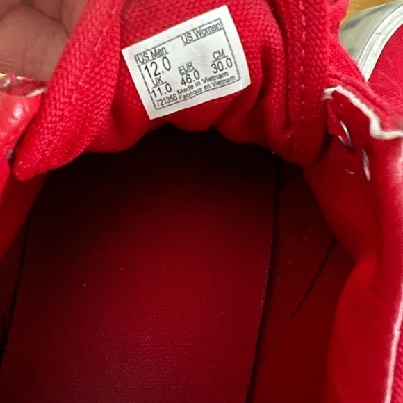 Vans Grade School Off The Wall red sneakers - Picture 9 of 9